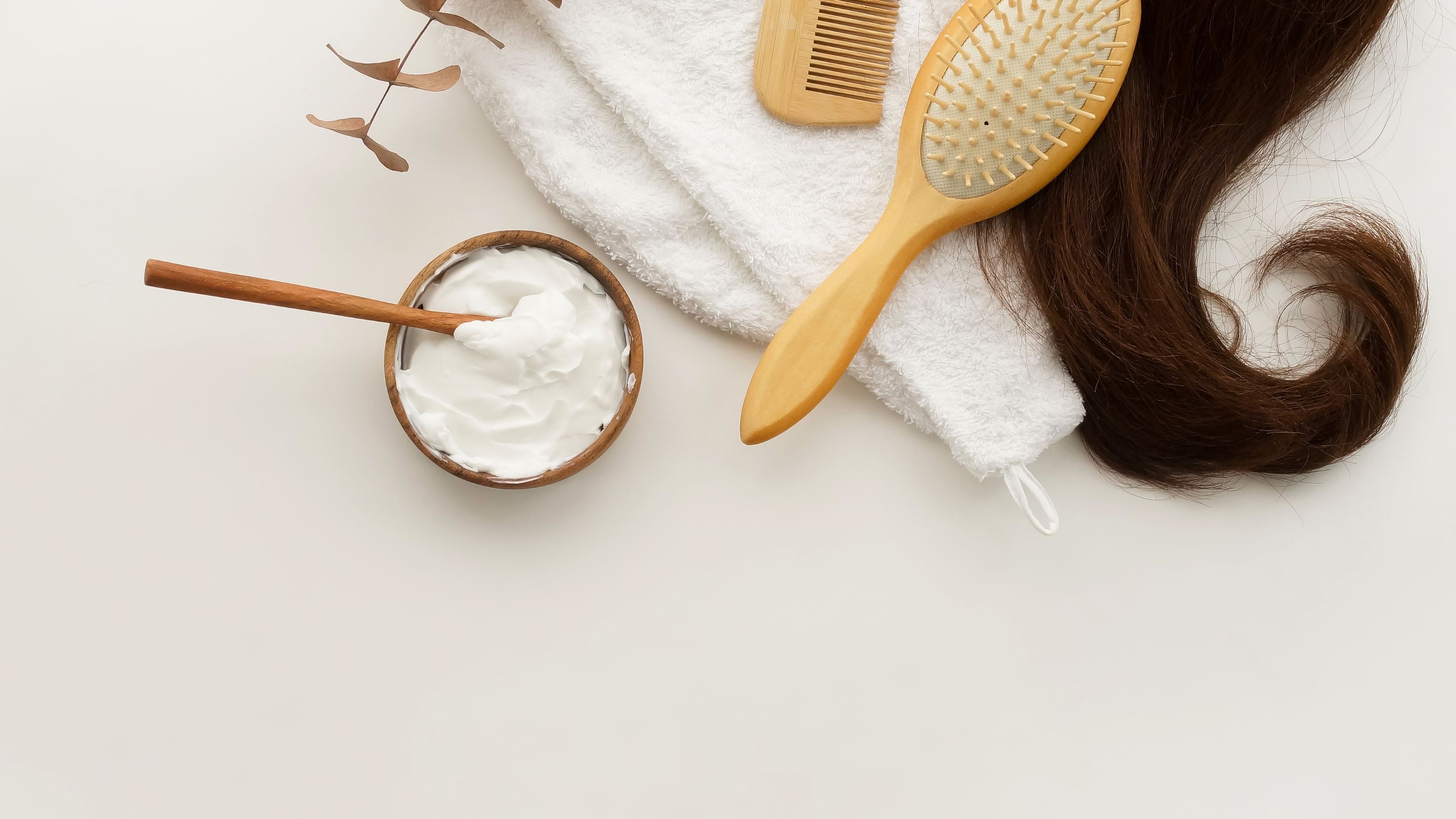 Mastering Monsoon Hair Care: DIY Herbal Hair Masks